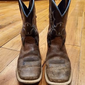 Boys Ariat boots